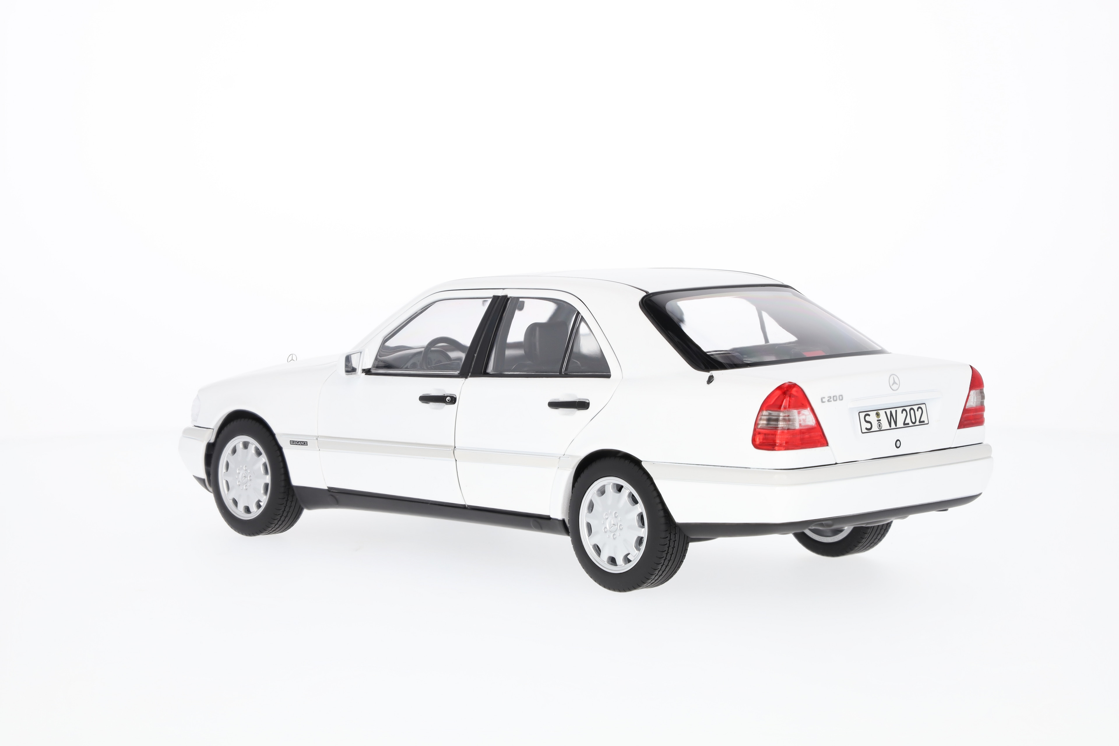 C 200 Berlina W 202 (1993-1996) - bianco polare, Norev, 1:18