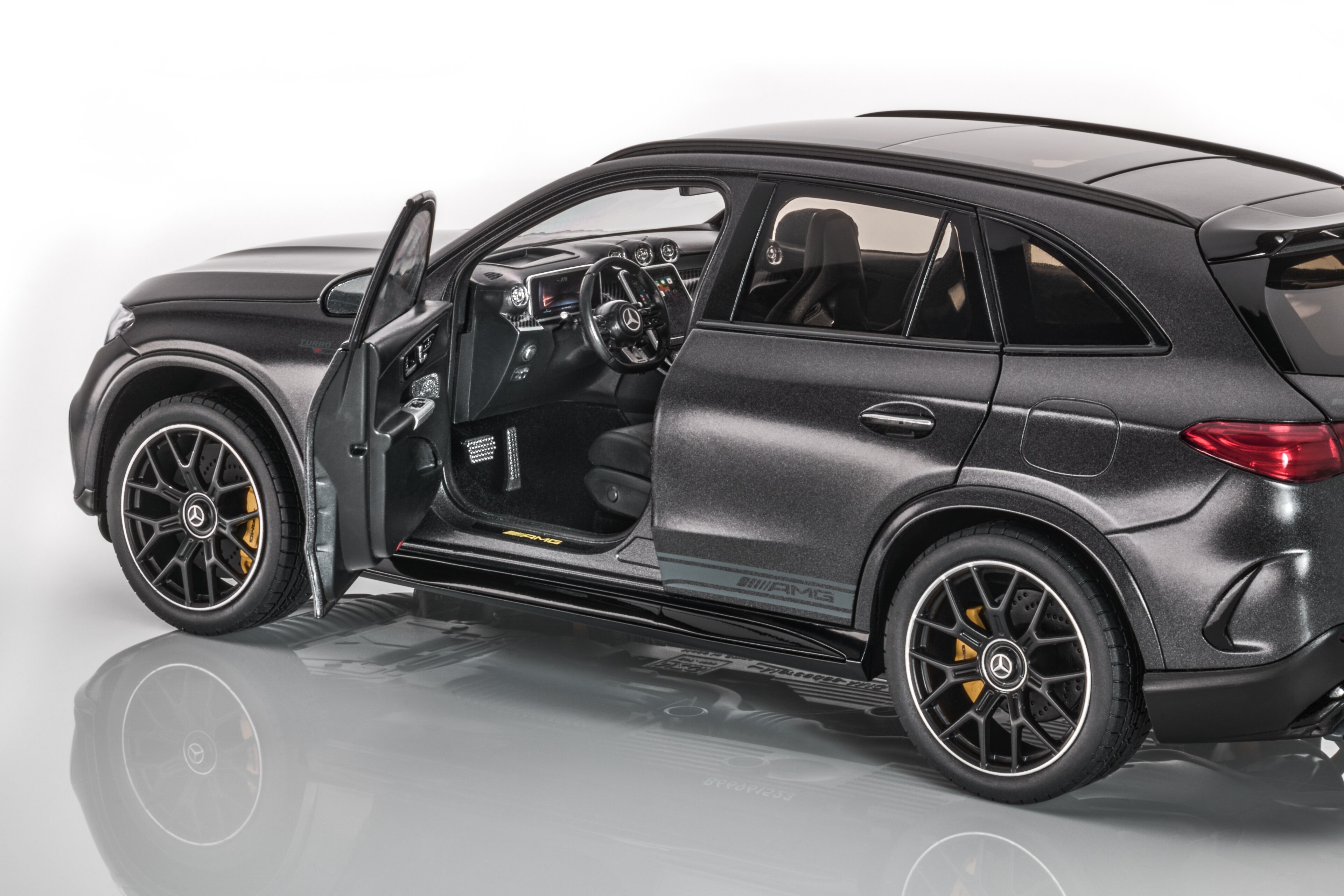 Mercedes AMG GLC 63, S E PERFORMANCE, X254, edition #1 - Grigio grafite magno MANUFAKTUR, NZG, 1:18