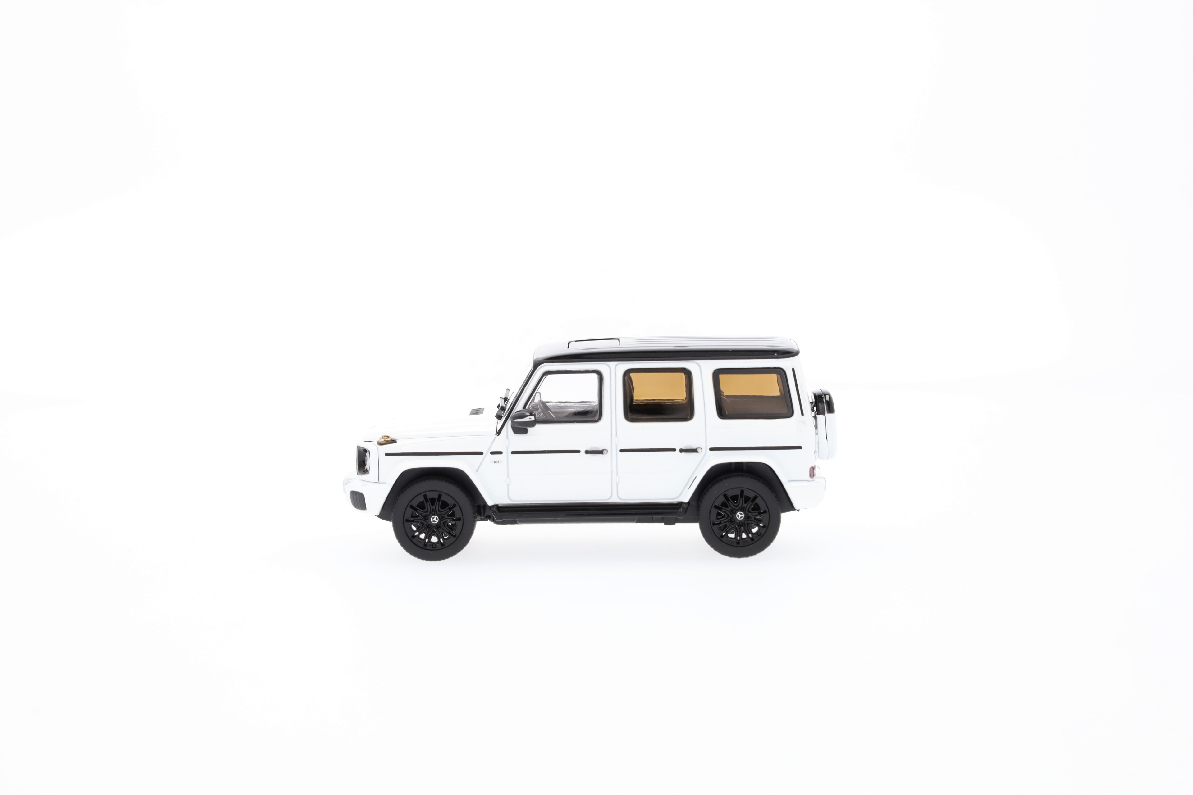 G 580 con tecnologia EQ, Fuoristrada, AMG Line, N465 - Bianco opalite lucente MANUFAKTUR, Norev, 1:43