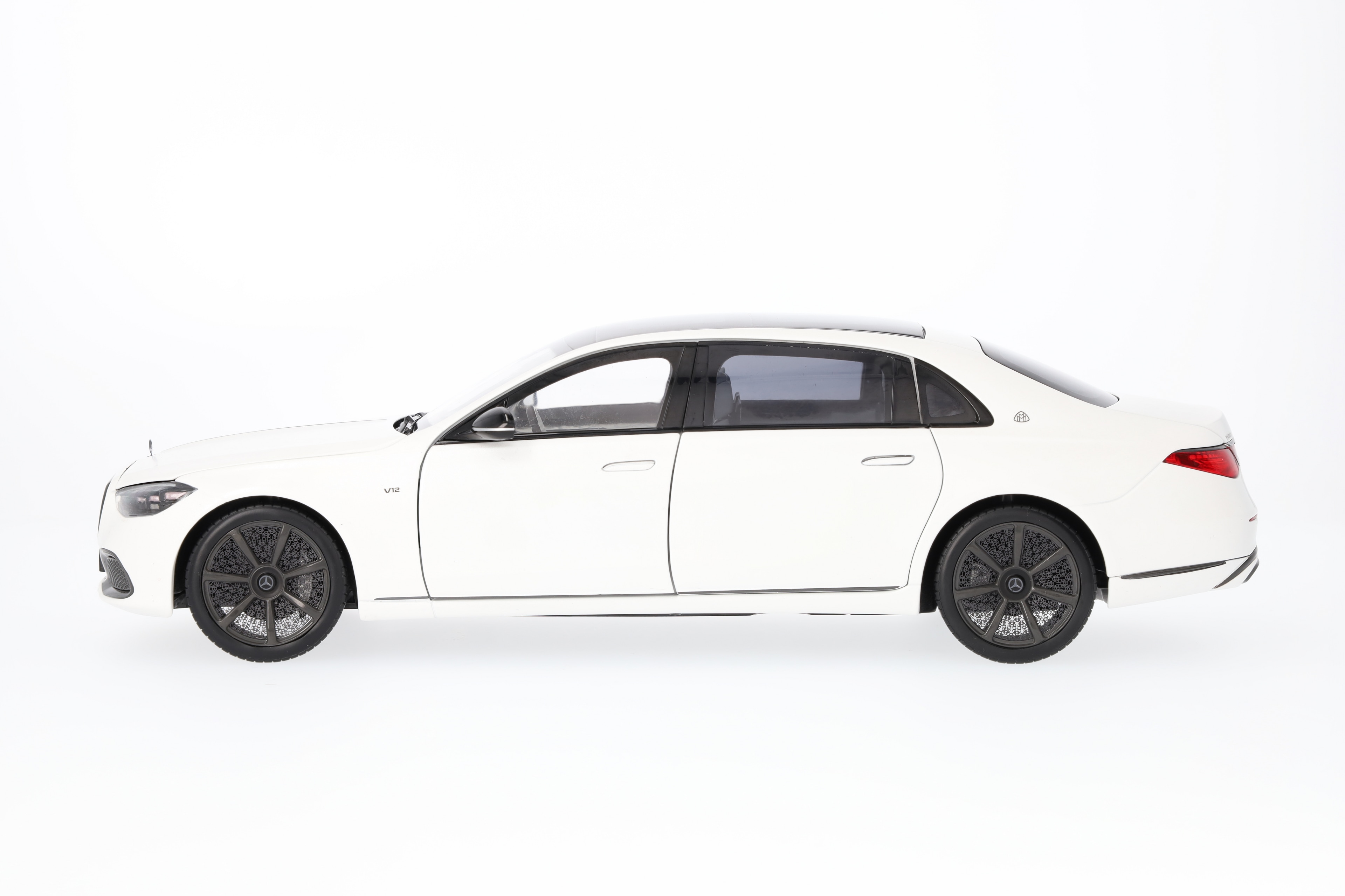 Mercedes-Maybach S 680 4MATIC, Night Series, X223 - G manufaktur bianco opalite magno, Norev, 1:18