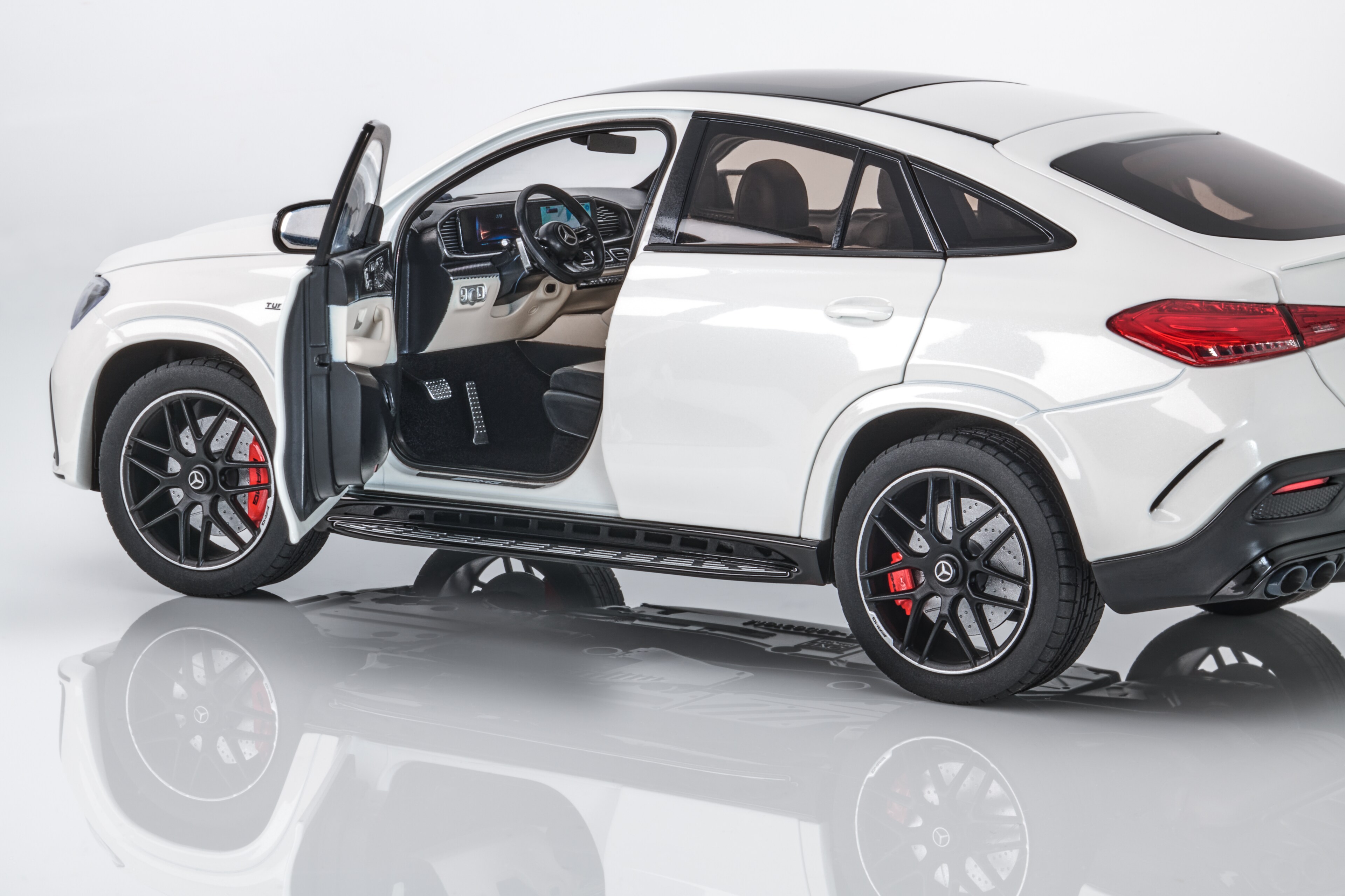 Mercedes-AMG GLE 53e, Coupé, C167 - G manufaktur bianco opalite magno, NZG, 1:18